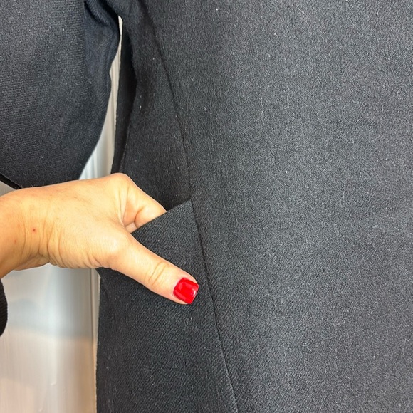 ELIZABETH & JAMES 100% Wool Oversized Cape Coat - Picture 5 of 11